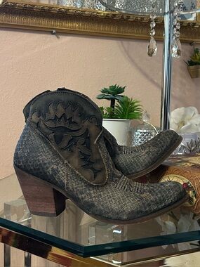 LIBERTY Black Distressed Python Western Ankle Boots Size 9